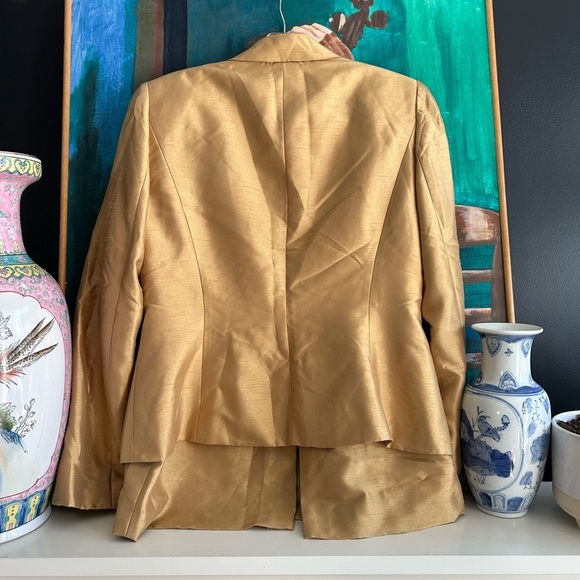 Y2K Tahari Gold Skirt Set Elegant and Versatile 8 - Picture 13 of 15